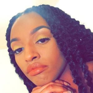 Meet your Posher, Amya